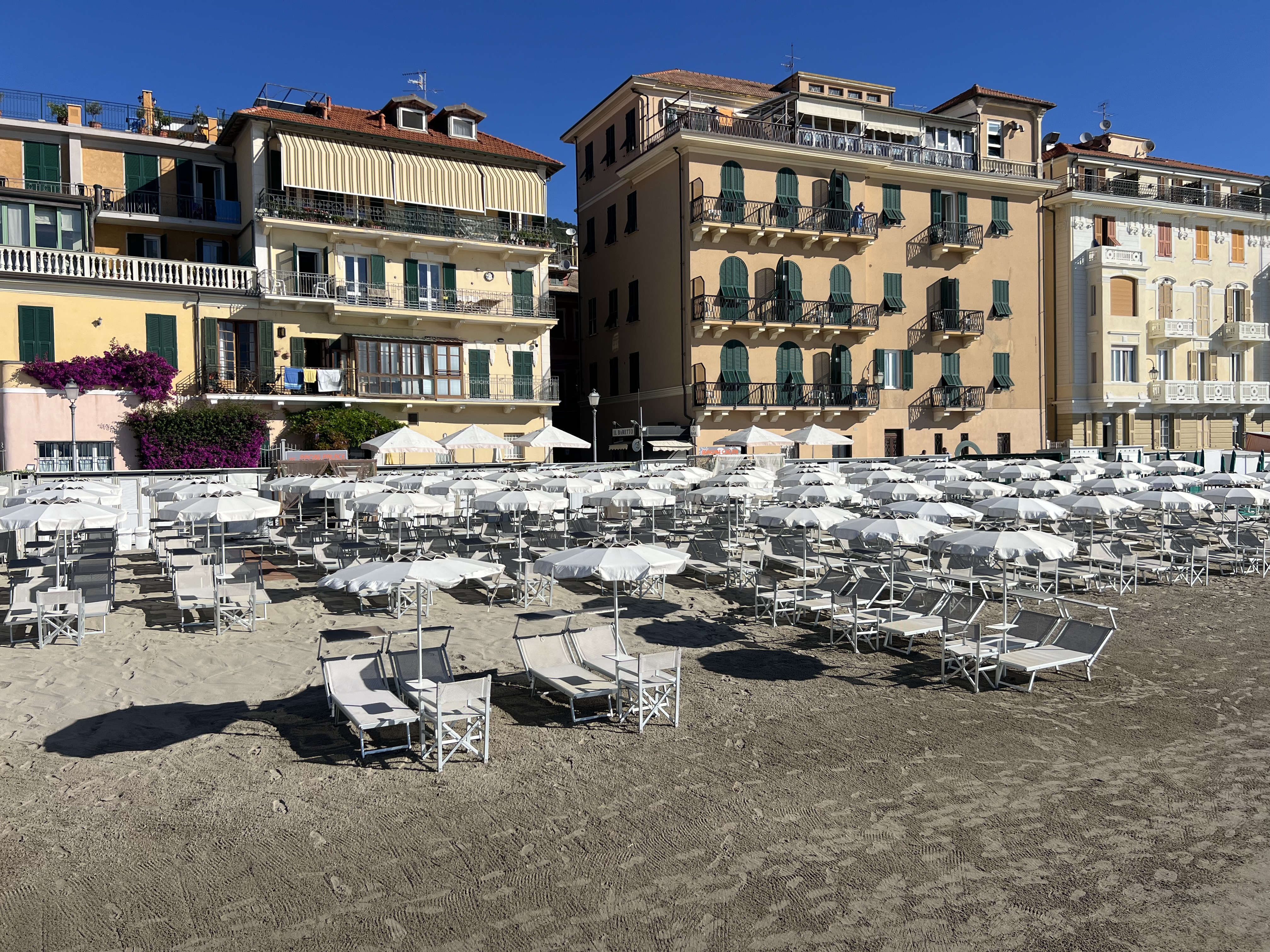 Vista della spiaggia di Bagni Palace ad Alassio